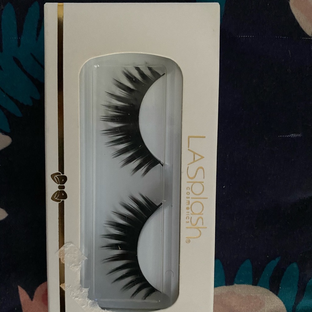 Brand new eye lashes